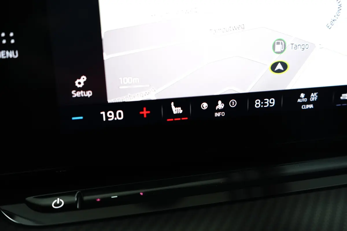 1.4 TSI RS iV PHEV Business | Achteruitrijcamera | Lichtmetalen velgen 5-spaaks 19" | Matrix LED koplampen