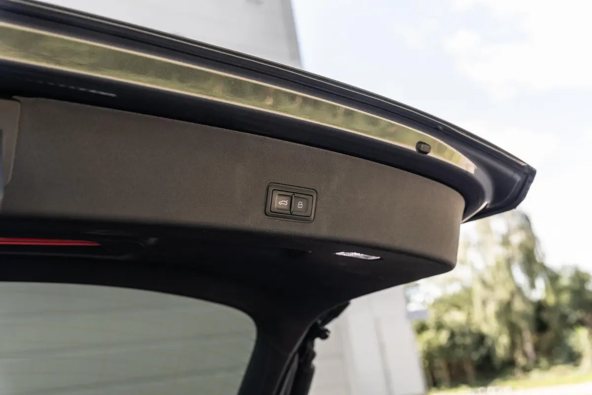 1.5 e-hybrid 272pk S edition | Tech Pro | Dubbele Uitlaat | Head-up | Sonos