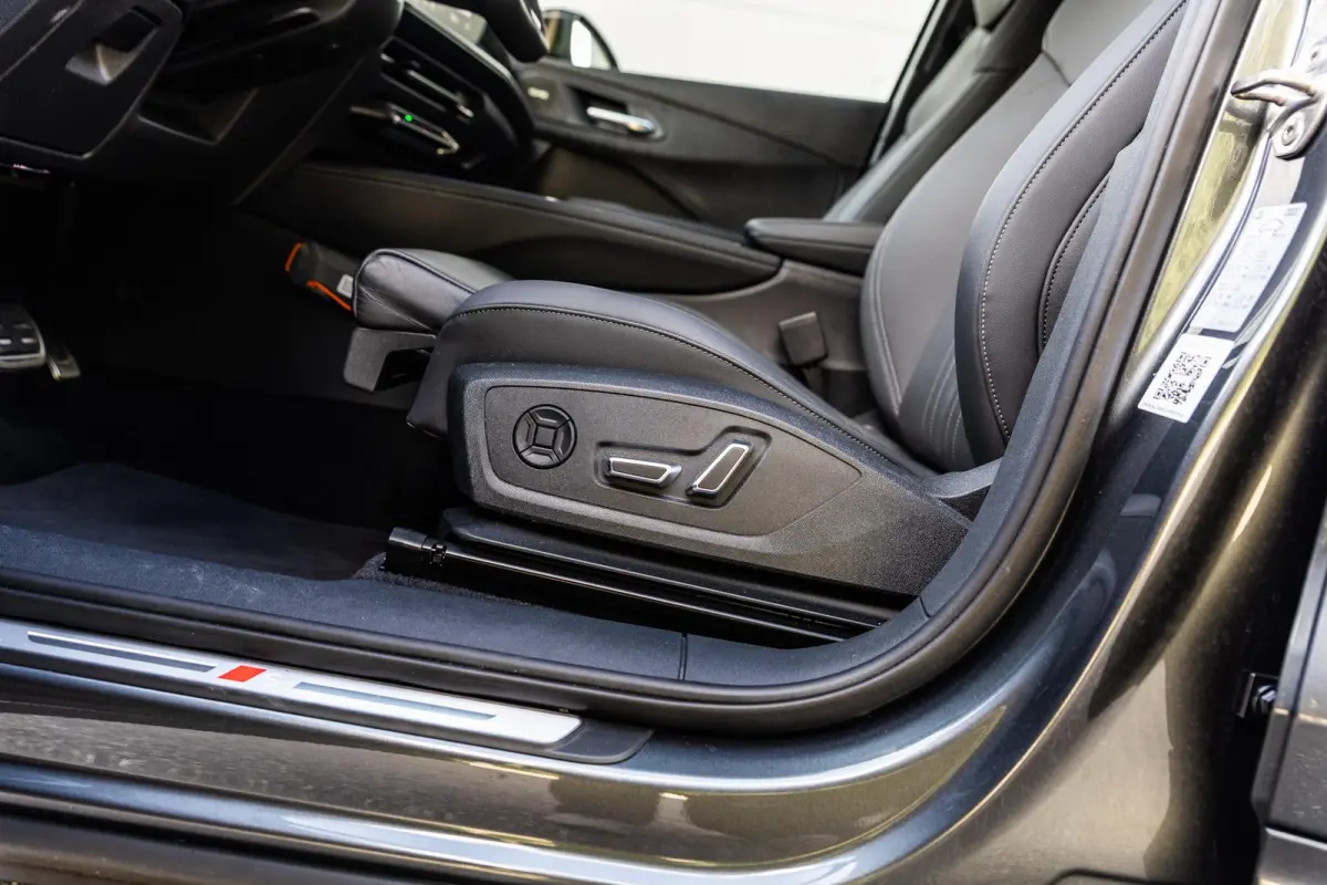 1.5 e-hybrid 272pk S edition | Tech Pro | Dubbele Uitlaat | Head-up | Sonos