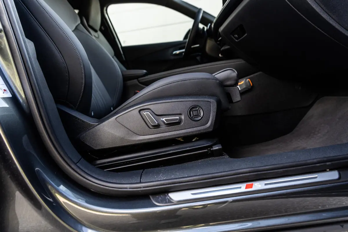 1.5 e-hybrid 272pk S edition | Tech Pro | Dubbele Uitlaat | Head-up | Sonos