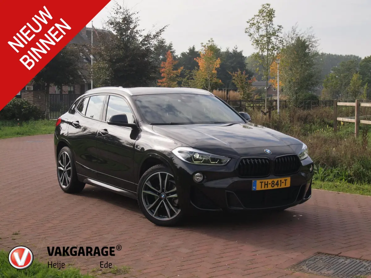 sDrive18i High Executive | M-pakket | Camera | Head-Up Display | Navi | Afneembare Trekhaak | NL-Auto |
