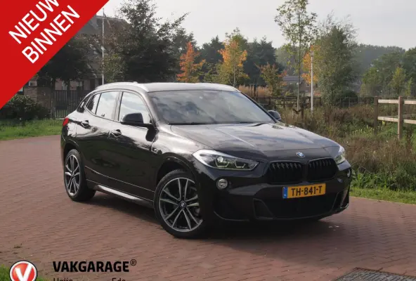 sDrive18i High Executive | M-pakket | Camera | Head-Up Display | Navi | Afneembare Trekhaak | NL-Auto |