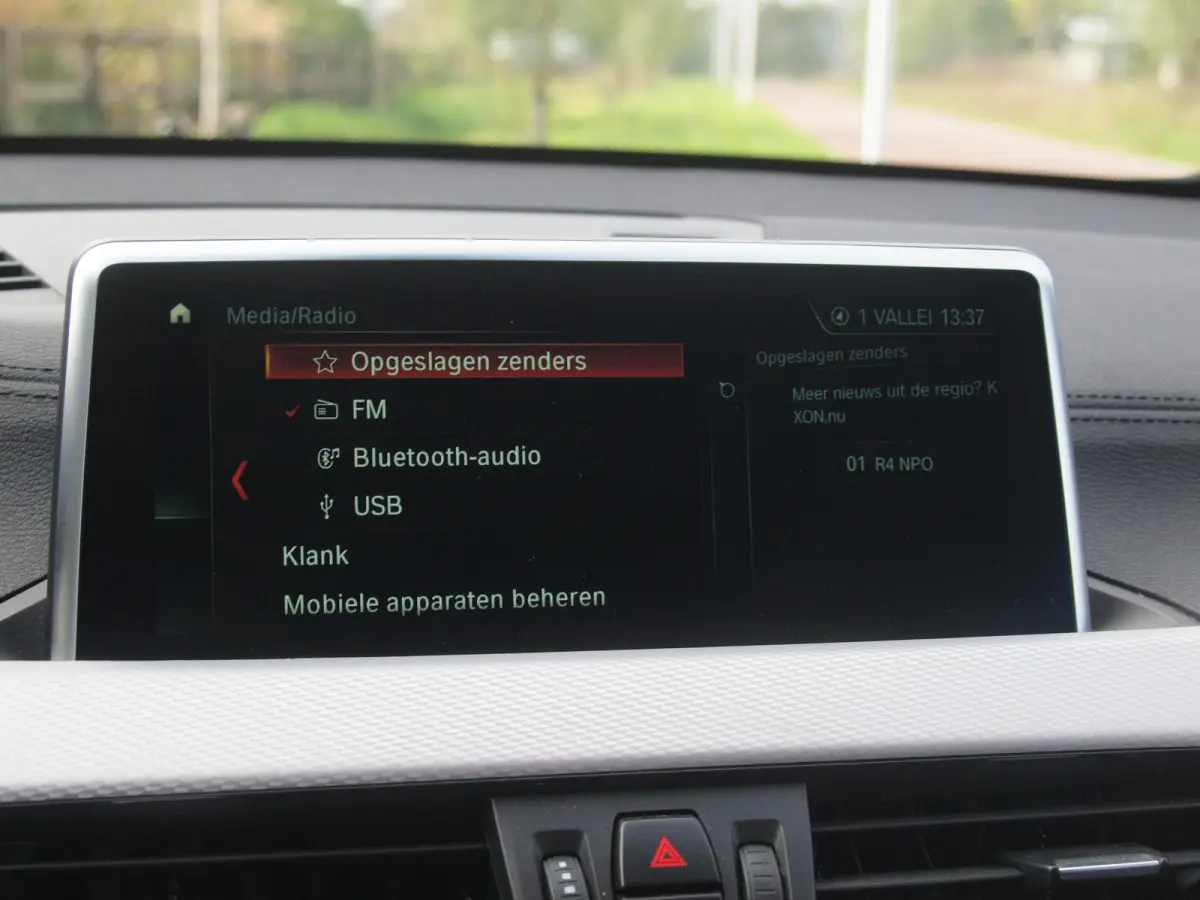 sDrive18i High Executive | M-pakket | Camera | Head-Up Display | Navi | Afneembare Trekhaak | NL-Auto |