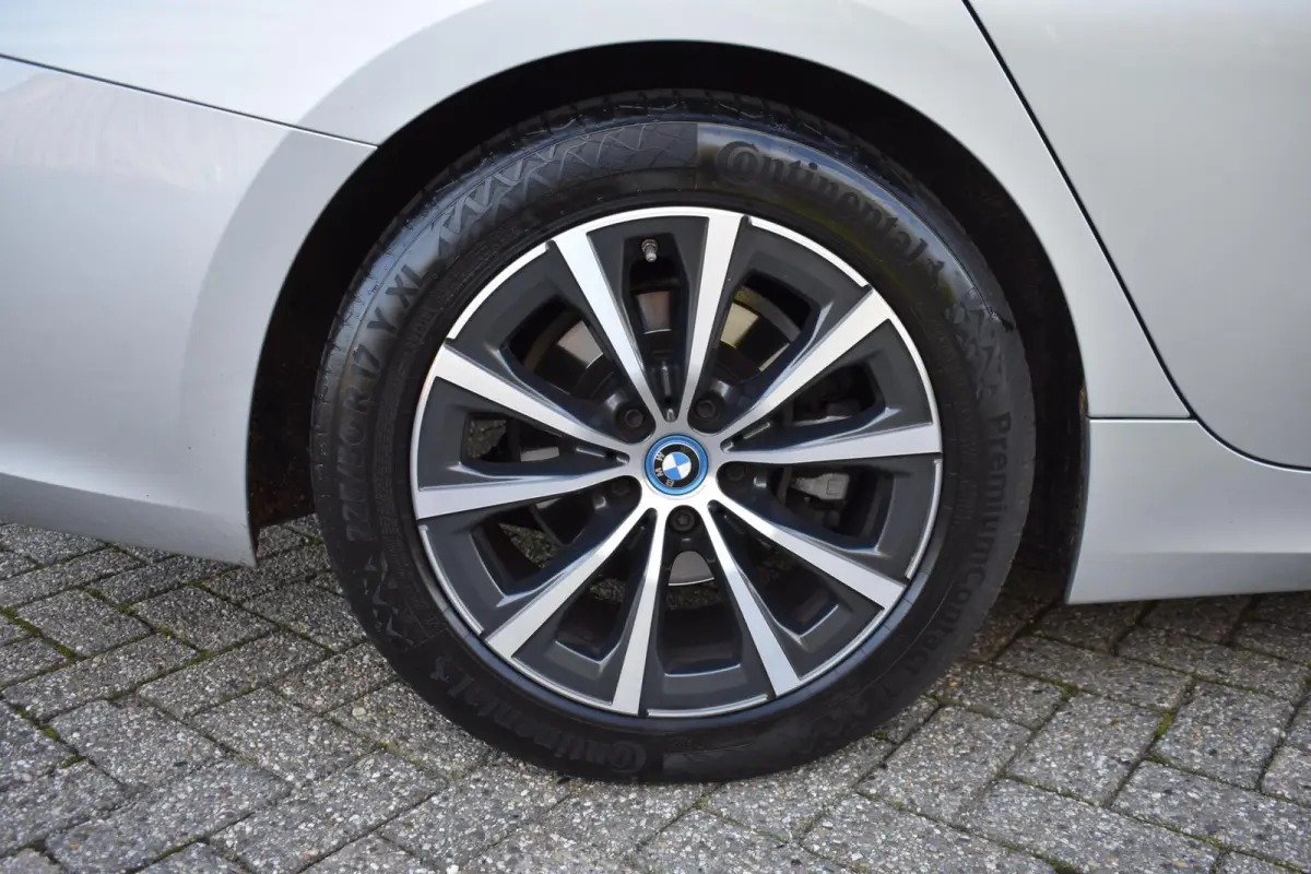 320i Executive Edition | Comfort stoelen | Carplay |
