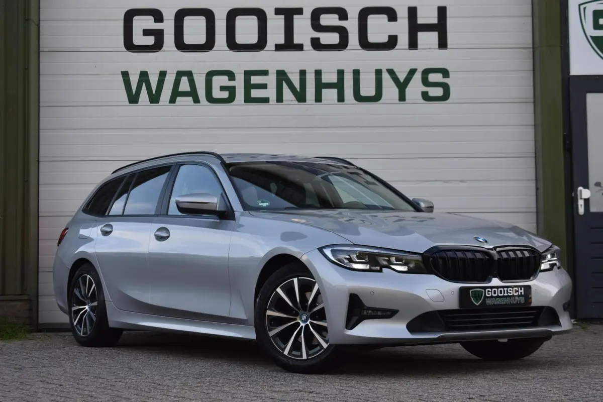 320i Executive Edition | Comfort stoelen | Carplay |