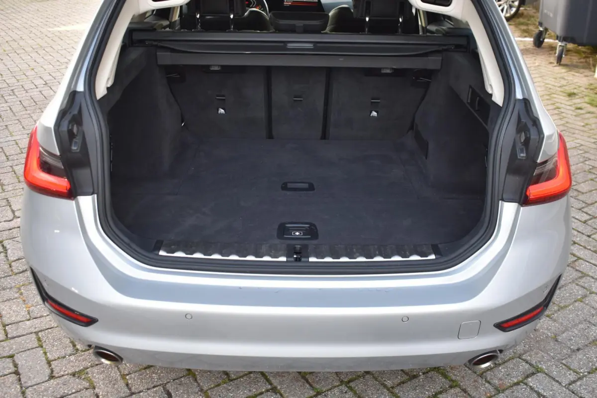 320i Executive Edition | Comfort stoelen | Carplay |