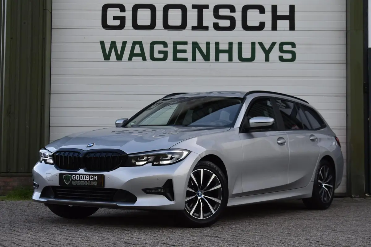 320i Executive Edition | Comfort stoelen | Carplay |