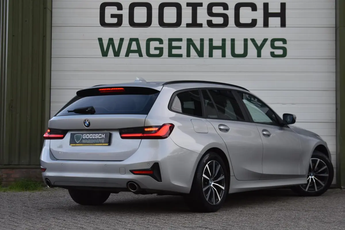 320i Executive Edition | Comfort stoelen | Carplay |