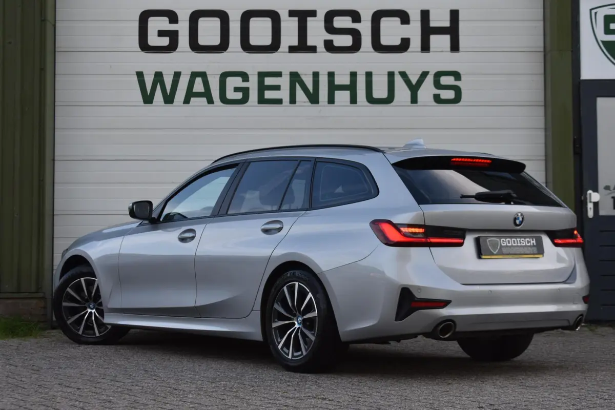 320i Executive Edition | Comfort stoelen | Carplay |
