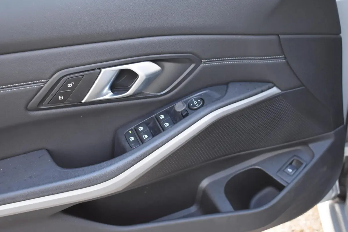 320i Executive Edition | Comfort stoelen | Carplay |