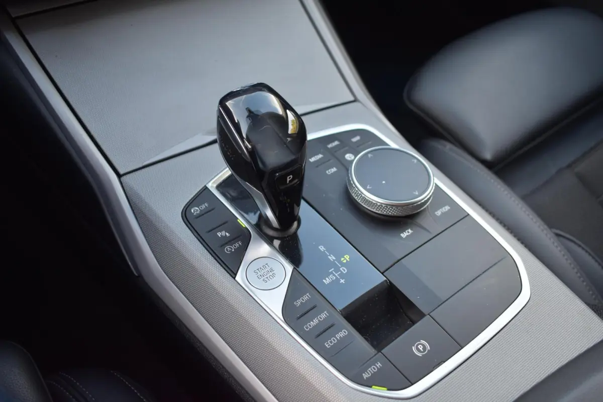 320i Executive Edition | Comfort stoelen | Carplay |