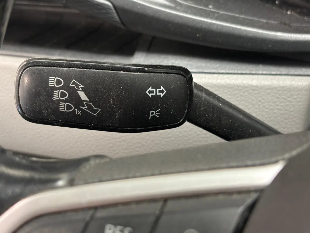 2.0 TDI L2H1 28 Dubbele Cabine Highline Automaat Cruise Control Airco Navigatie Parkeersensoren Camera