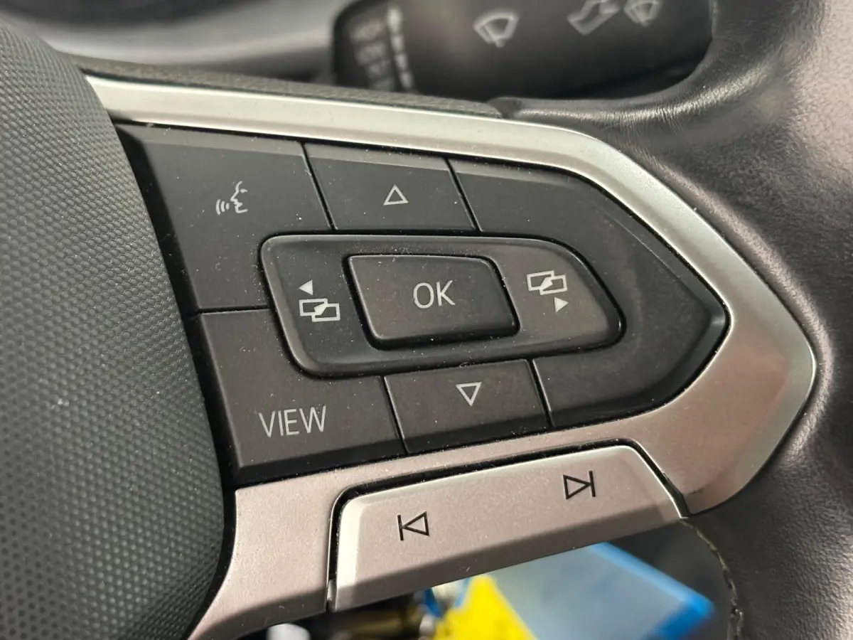 2.0 TDI L2H1 28 Dubbele Cabine Highline Automaat Cruise Control Airco Navigatie Parkeersensoren Camera