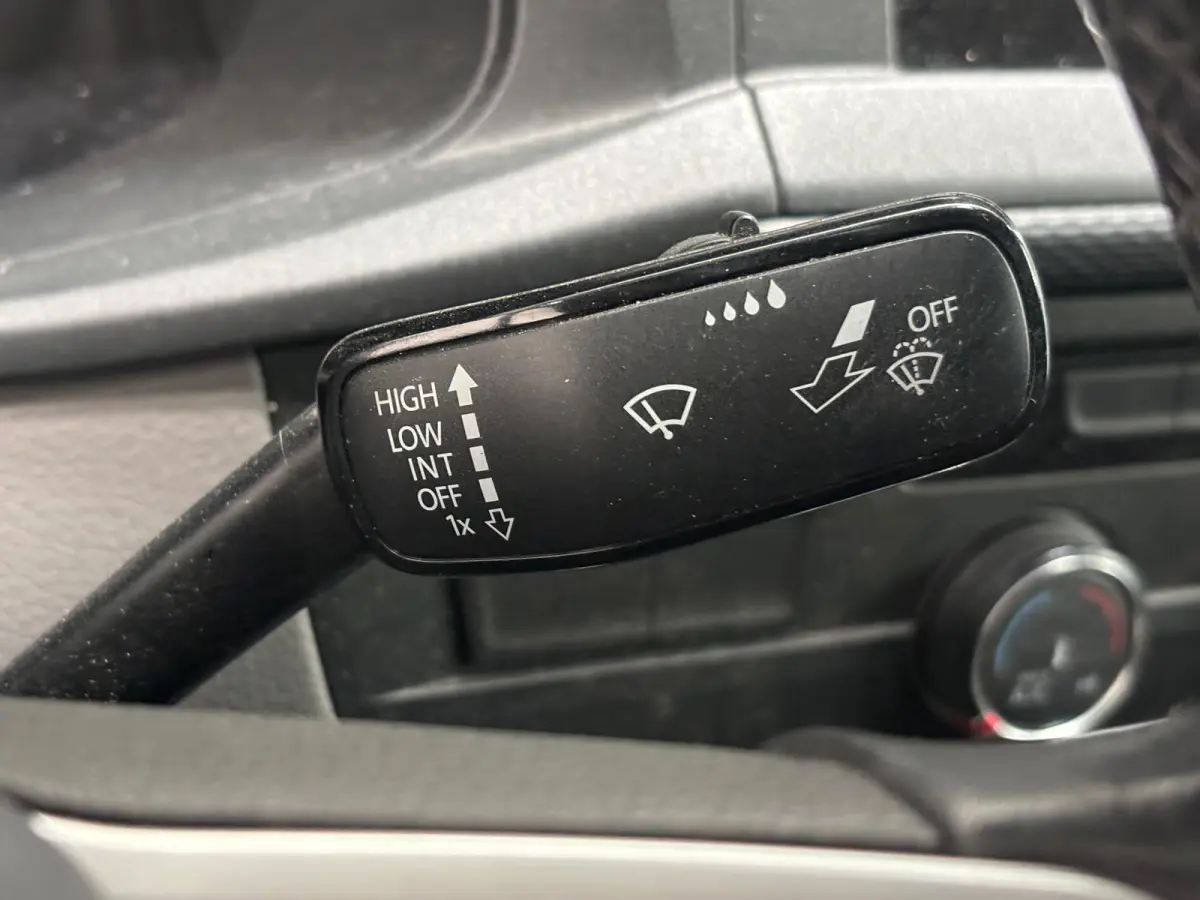 2.0 TDI L2H1 28 Dubbele Cabine Highline Automaat Cruise Control Airco Navigatie Parkeersensoren Camera