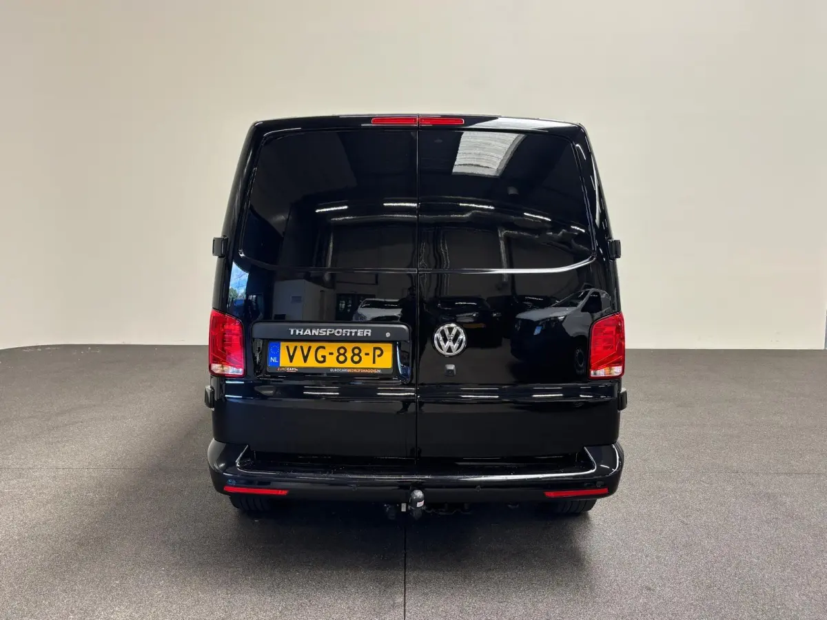 2.0 TDI L2H1 28 Dubbele Cabine Highline Automaat Cruise Control Airco Navigatie Parkeersensoren Camera