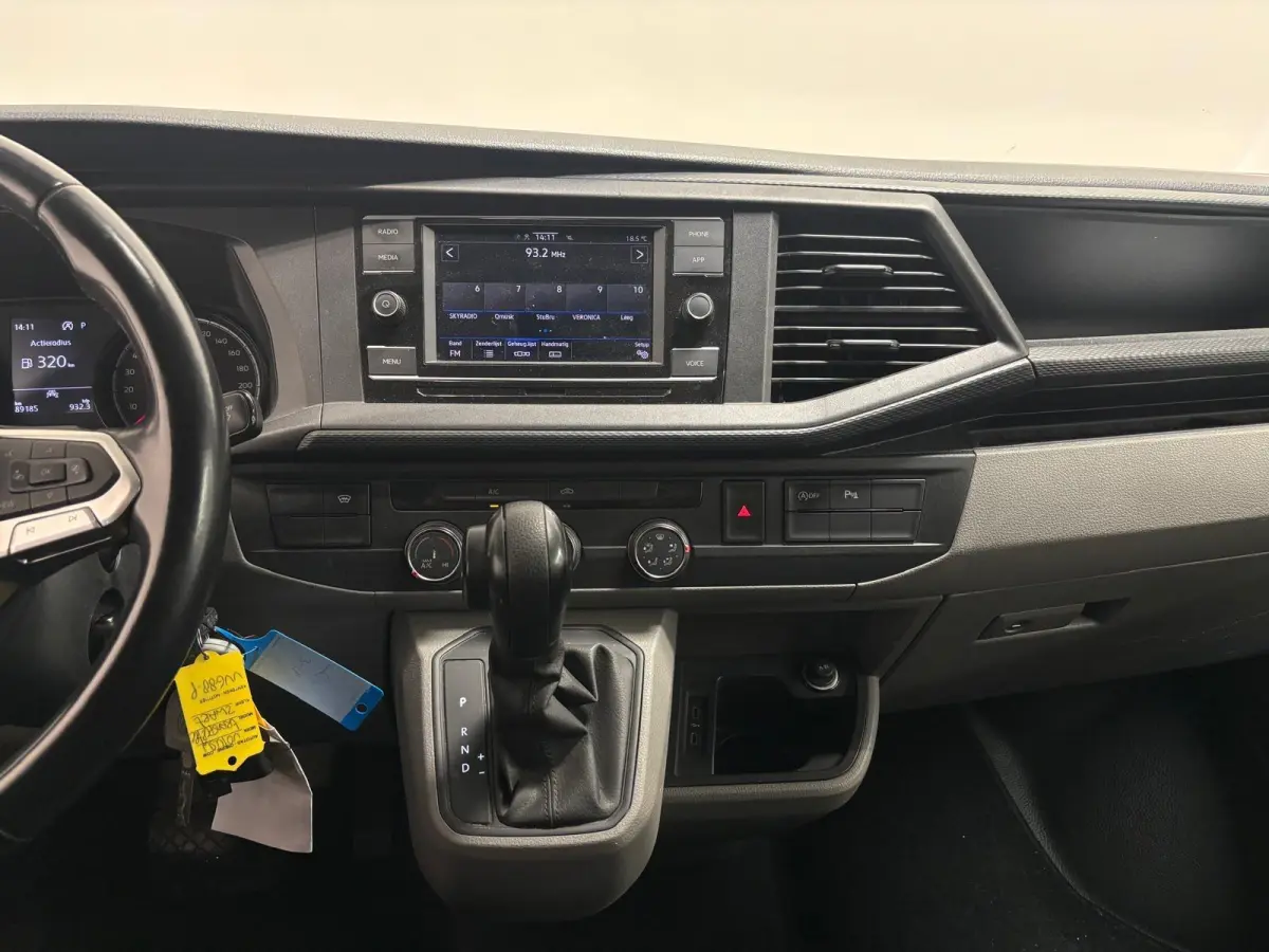 2.0 TDI L2H1 28 Dubbele Cabine Highline Automaat Cruise Control Airco Navigatie Parkeersensoren Camera