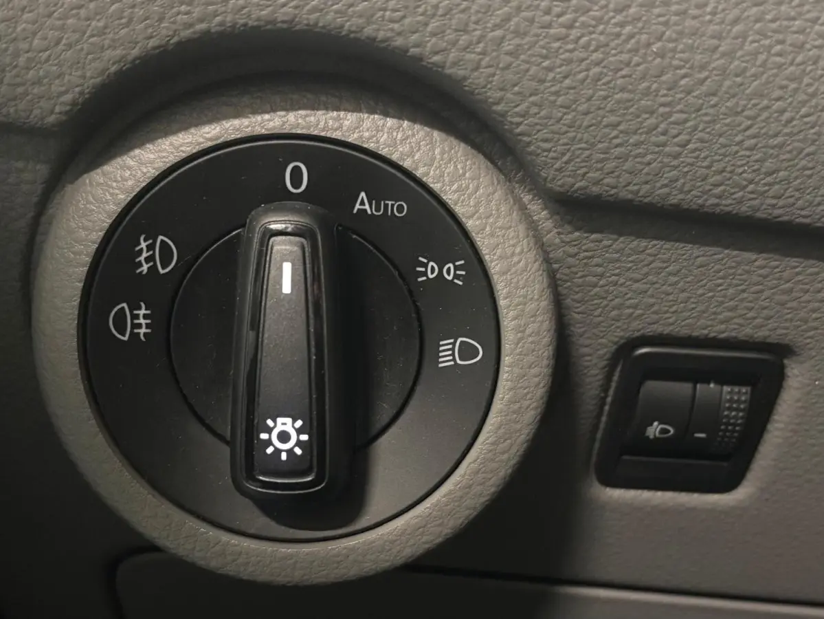 2.0 TDI L2H1 28 Dubbele Cabine Highline Automaat Cruise Control Airco Navigatie Parkeersensoren Camera