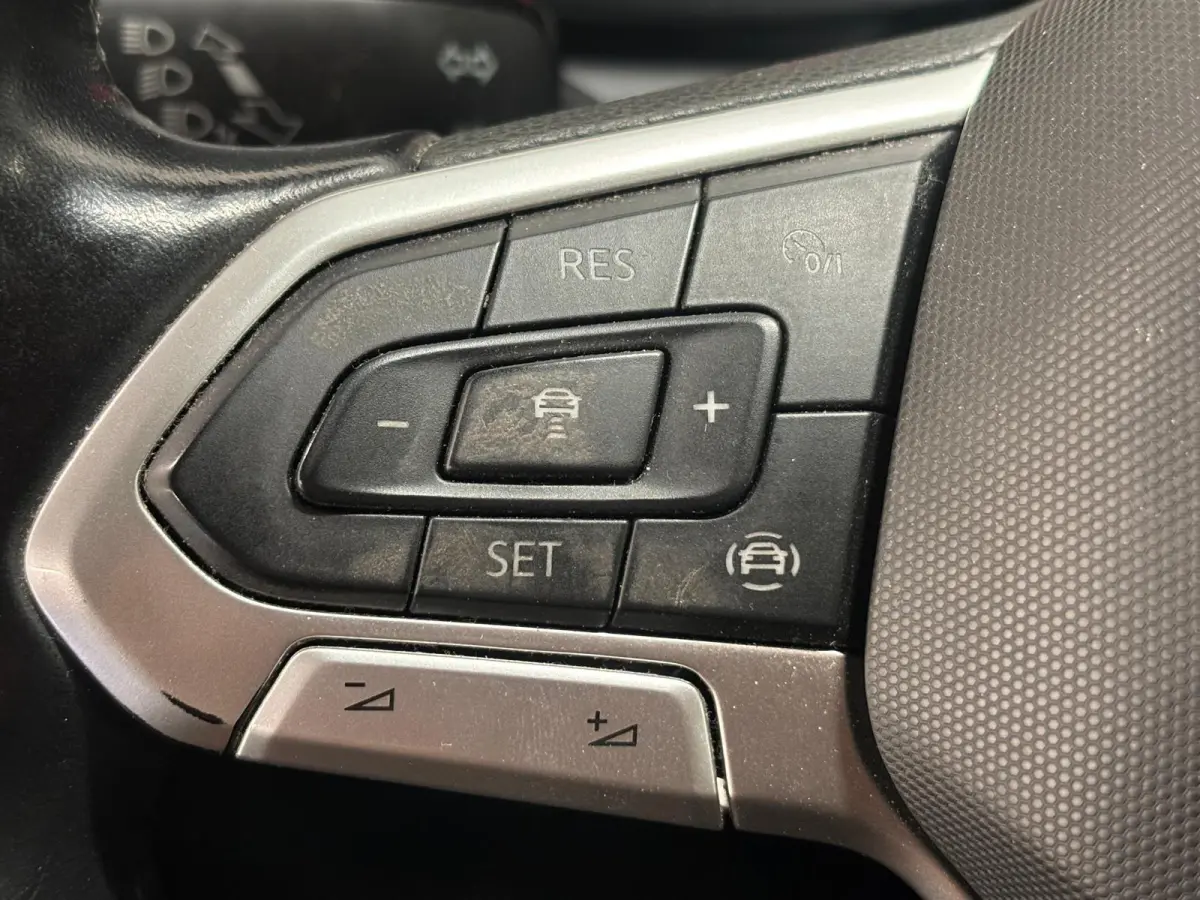 2.0 TDI L2H1 28 Dubbele Cabine Highline Automaat Cruise Control Airco Navigatie Parkeersensoren Camera