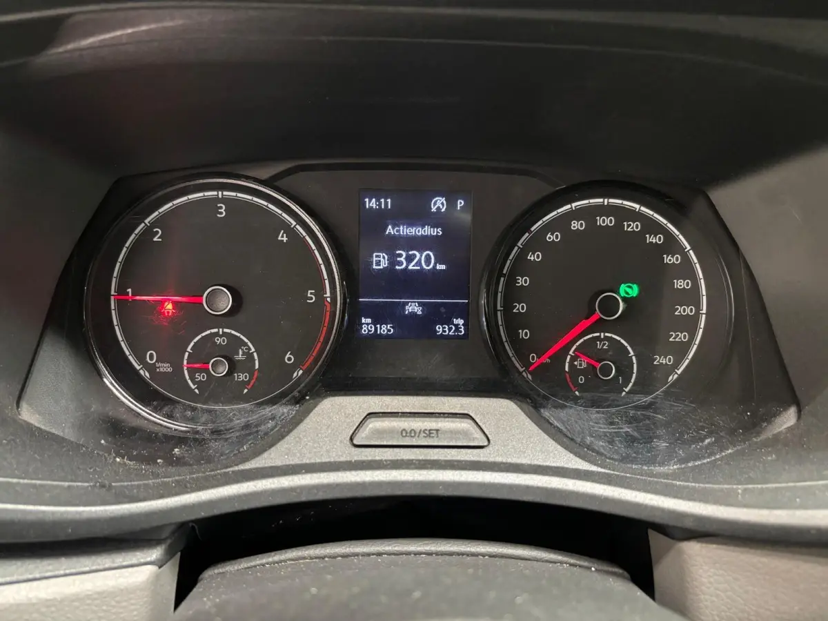 2.0 TDI L2H1 28 Dubbele Cabine Highline Automaat Cruise Control Airco Navigatie Parkeersensoren Camera