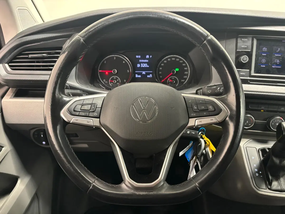 2.0 TDI L2H1 28 Dubbele Cabine Highline Automaat Cruise Control Airco Navigatie Parkeersensoren Camera