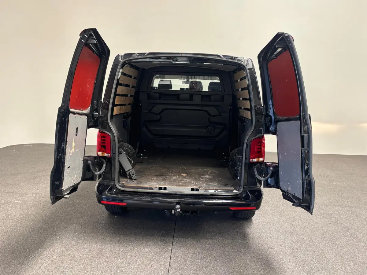 2.0 TDI L2H1 28 Dubbele Cabine Highline Automaat Cruise Control Airco Navigatie Parkeersensoren Camera