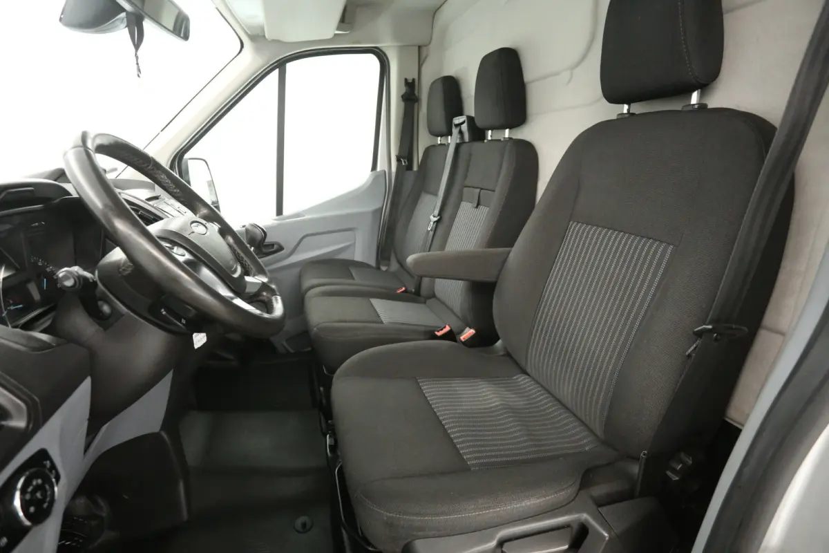 2.0 TDCI L3H2 | 2800kg Trekgew. | Airco | Cruise | Camera | 3 Zits | Trekhaak | Parkeersens.
