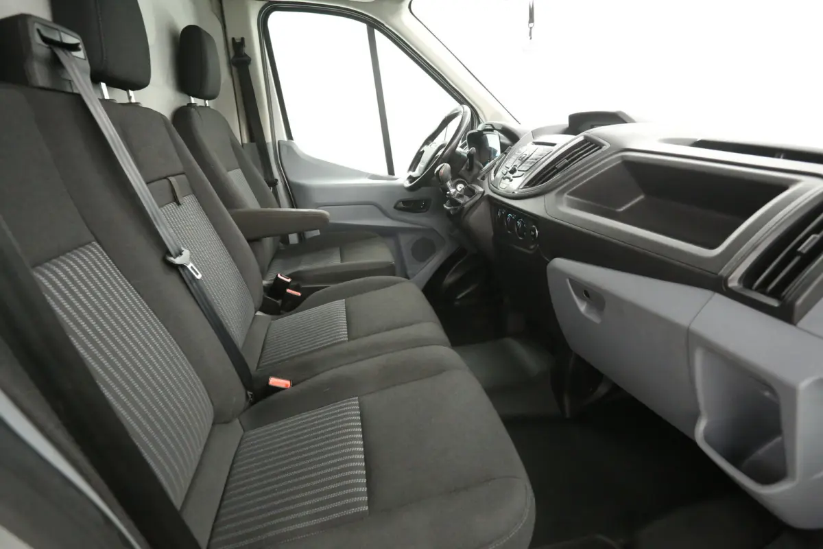 2.0 TDCI L3H2 | 2800kg Trekgew. | Airco | Cruise | Camera | 3 Zits | Trekhaak | Parkeersens.