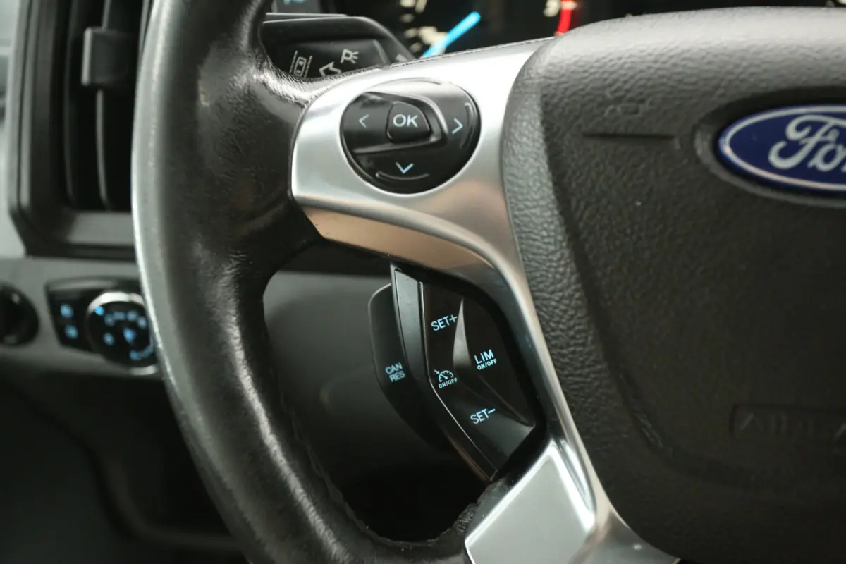 2.0 TDCI L3H2 | 2800kg Trekgew. | Airco | Cruise | Camera | 3 Zits | Trekhaak | Parkeersens.