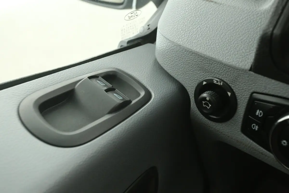2.0 TDCI L3H2 | 2800kg Trekgew. | Airco | Cruise | Camera | 3 Zits | Trekhaak | Parkeersens.