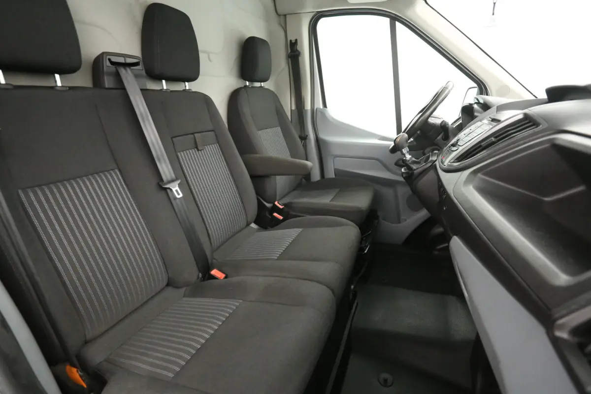 2.0 TDCI L3H2 | 2800kg Trekgew. | Airco | Cruise | Camera | 3 Zits | Trekhaak | Parkeersens.
