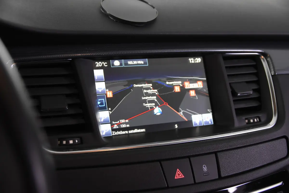 1.6 BlueHDi *Navigatie*Panoramadak*HUD*PDC*