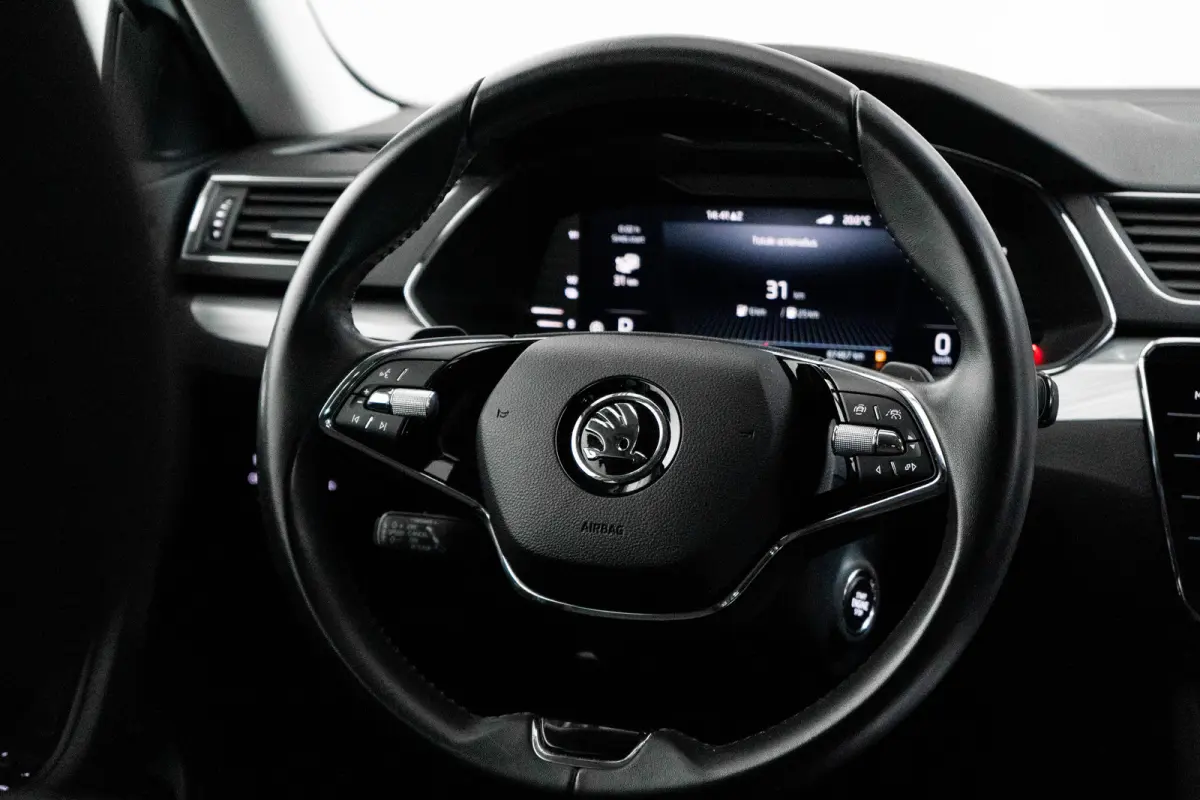 1.4 iV TSI 218PK DSG-6 Ambition | NAVIGATIE | CAMERA | STOELVERW. | ADAPT. CRUISE | 17 INCH | APP CONNECT