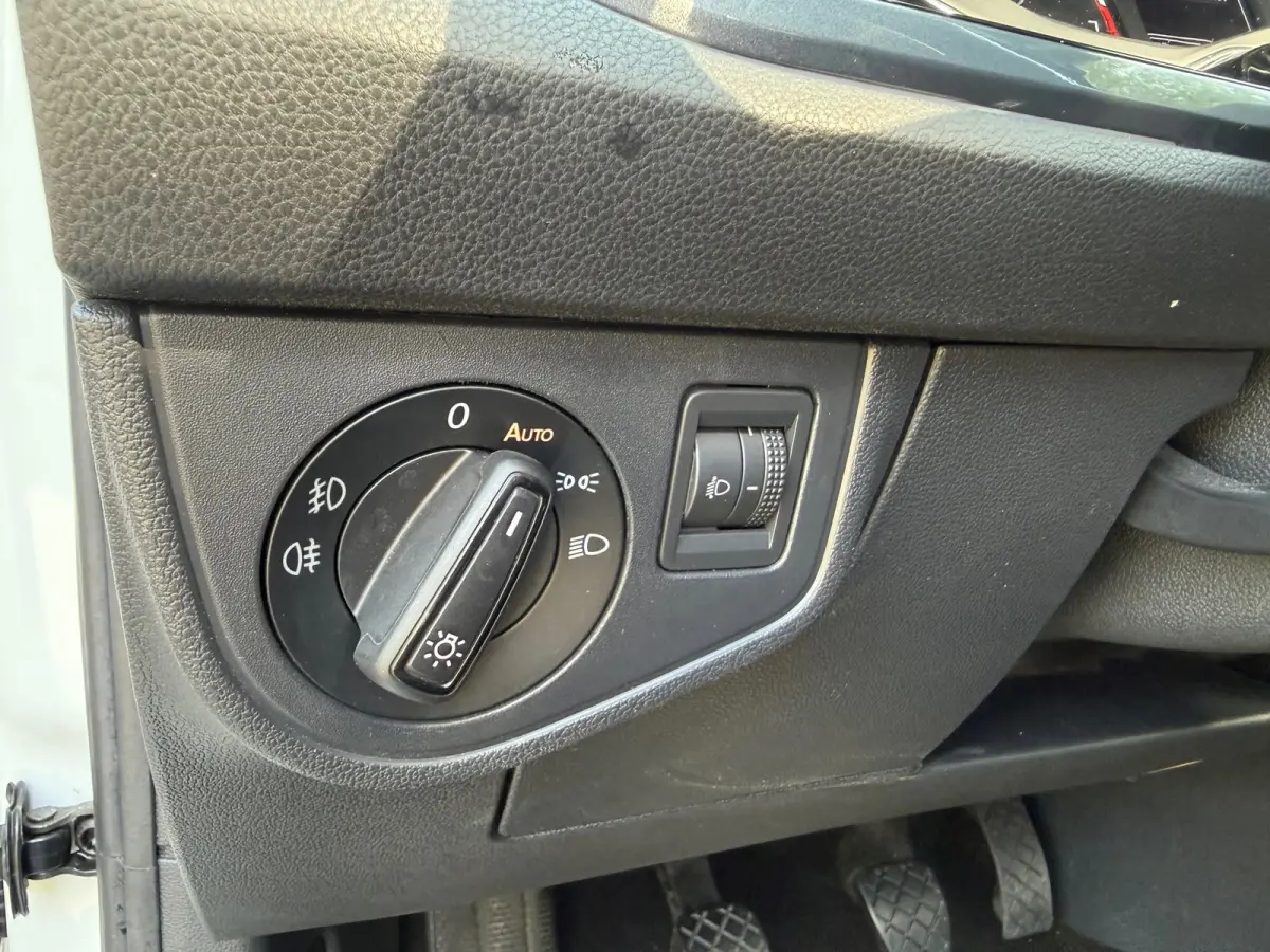1.0 TSI Highline PANO I 1E EIG I CAMERA I PDC I CARPLAY I ZEER MOOI