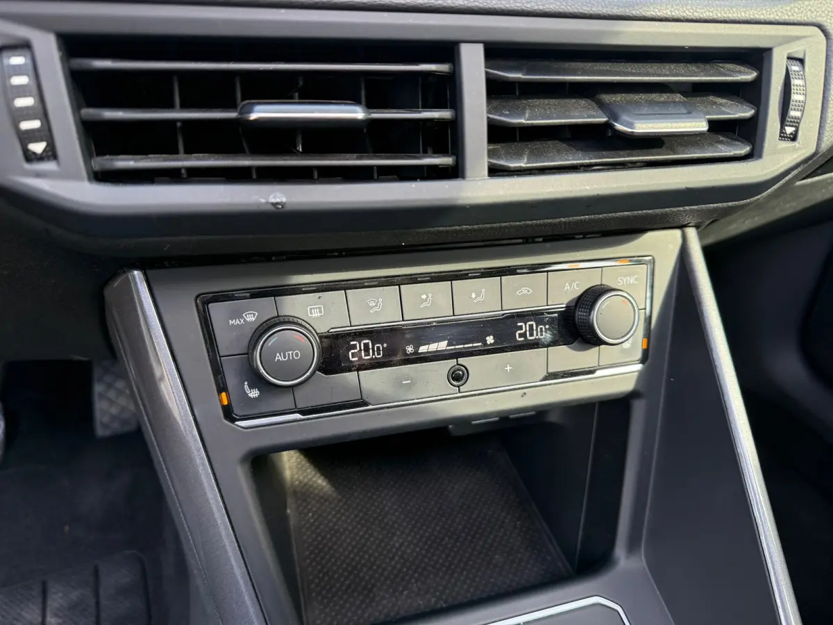 1.0 TSI Highline PANO I 1E EIG I CAMERA I PDC I CARPLAY I ZEER MOOI