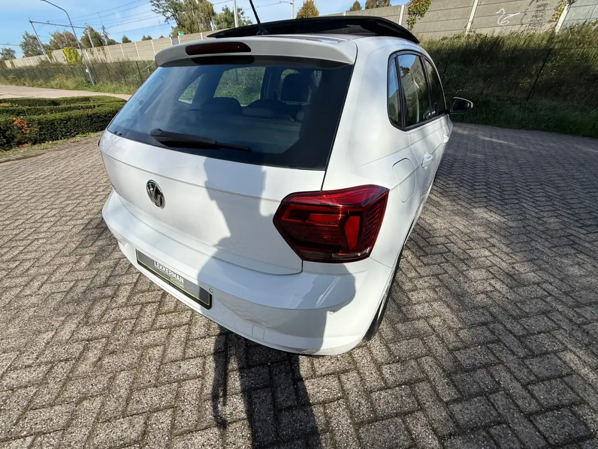 1.0 TSI Highline PANO I 1E EIG I CAMERA I PDC I CARPLAY I ZEER MOOI