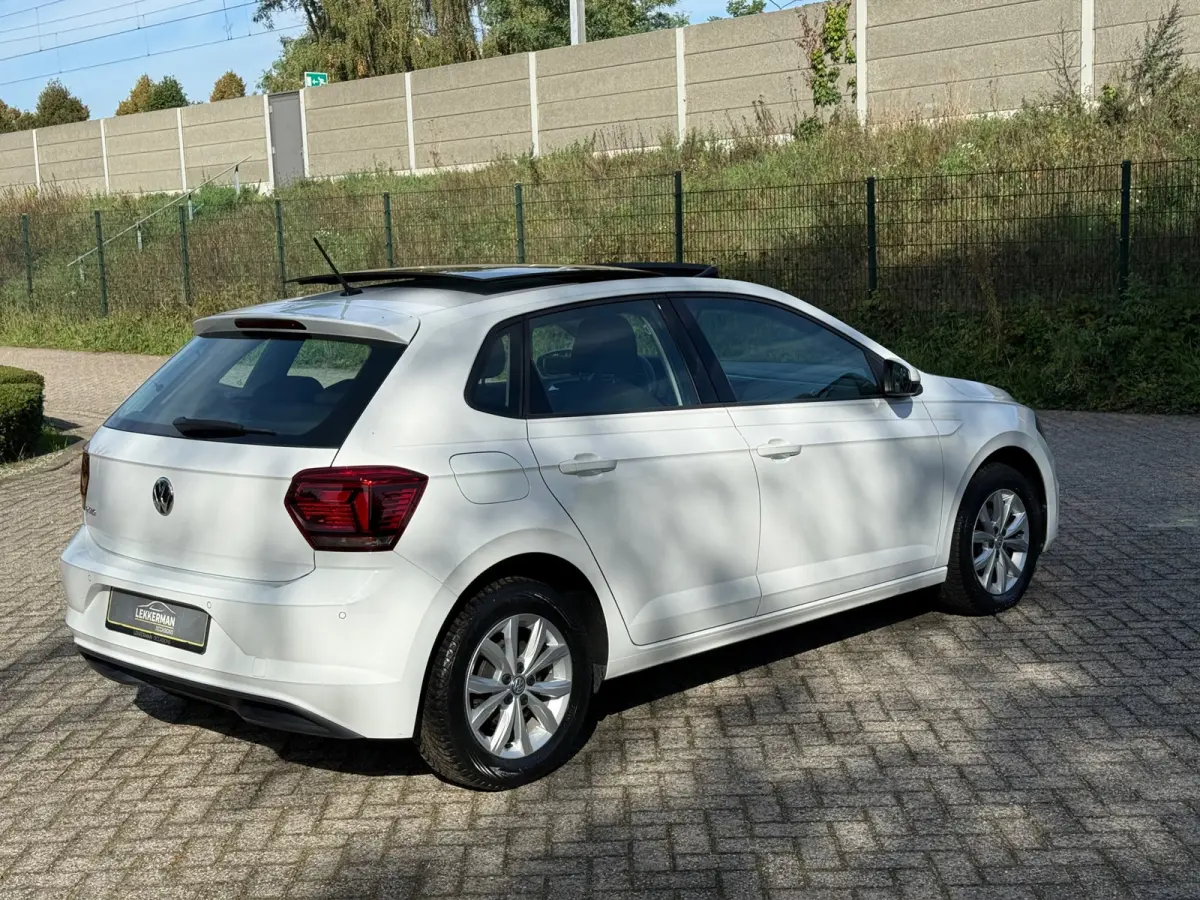 1.0 TSI Highline PANO I 1E EIG I CAMERA I PDC I CARPLAY I ZEER MOOI