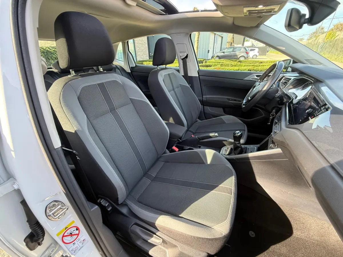 1.0 TSI Highline PANO I 1E EIG I CAMERA I PDC I CARPLAY I ZEER MOOI