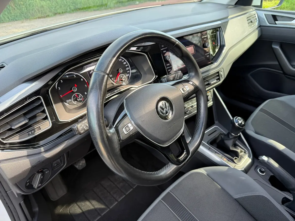 1.0 TSI Highline PANO I 1E EIG I CAMERA I PDC I CARPLAY I ZEER MOOI
