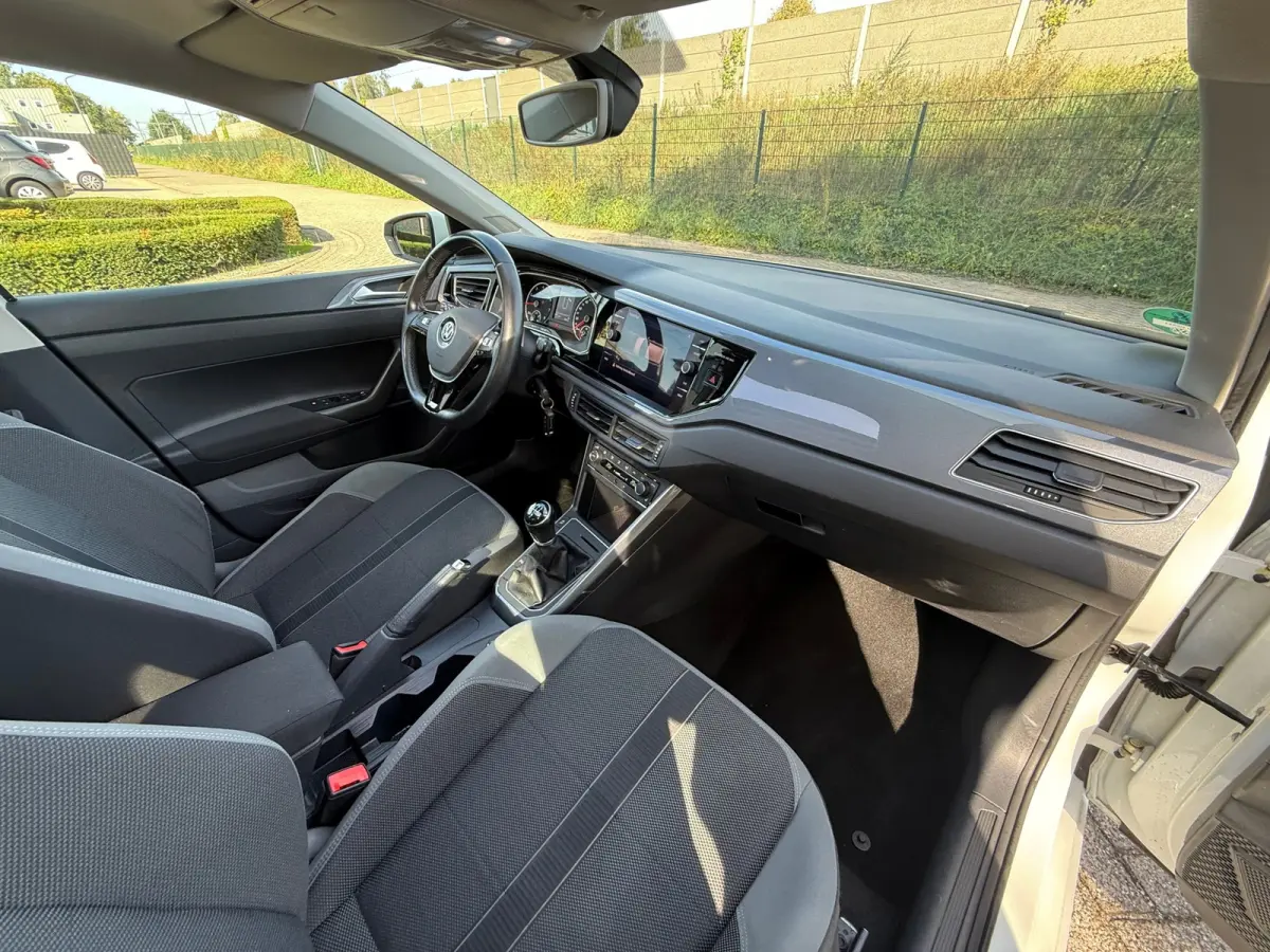 1.0 TSI Highline PANO I 1E EIG I CAMERA I PDC I CARPLAY I ZEER MOOI