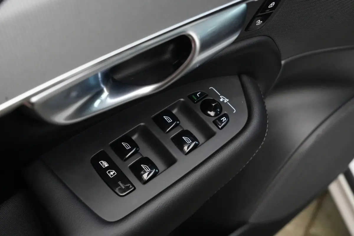 2.0 T8 Recharge AWD Plus Bright | 455 PK | Panoramadak | Leder | ACC | 360 Camera | HarmanKardon | Volvo XC90 2.0 T8 Recharge AWD Plus Bright 455 PK met 2.0-liter viercilinder plug-in hybrid