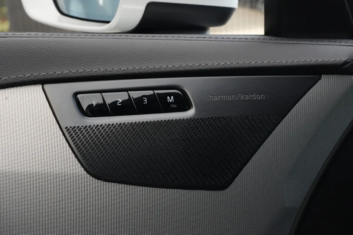 2.0 T8 Recharge AWD Plus Bright | 455 PK | Panoramadak | Leder | ACC | 360 Camera | HarmanKardon | Volvo XC90 2.0 T8 Recharge AWD Plus Bright 455 PK met 2.0-liter viercilinder plug-in hybrid