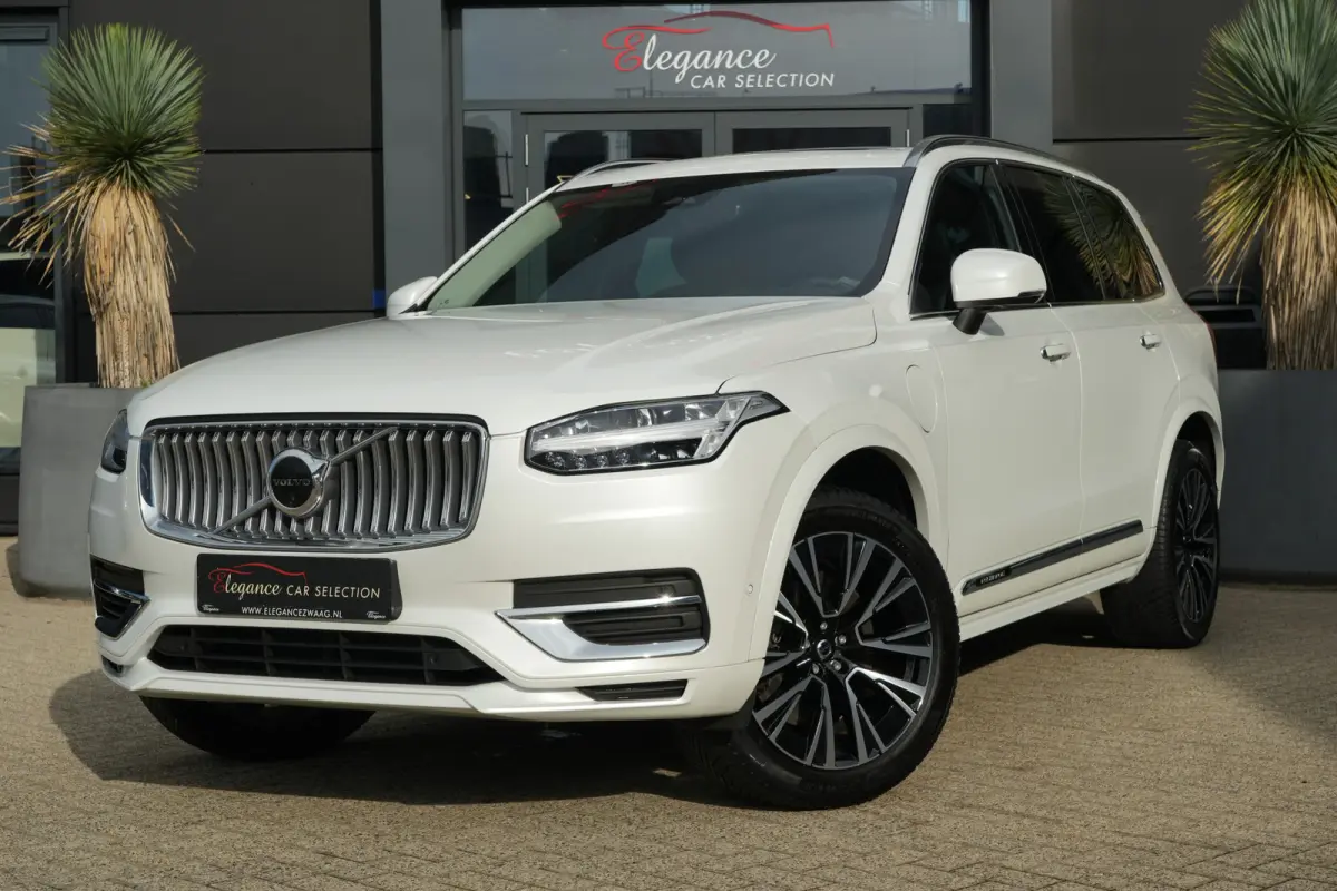 2.0 T8 Recharge AWD Plus Bright | 455 PK | Panoramadak | Leder | ACC | 360 Camera | HarmanKardon | Volvo XC90 2.0 T8 Recharge AWD Plus Bright 455 PK met 2.0-liter viercilinder plug-in hybrid