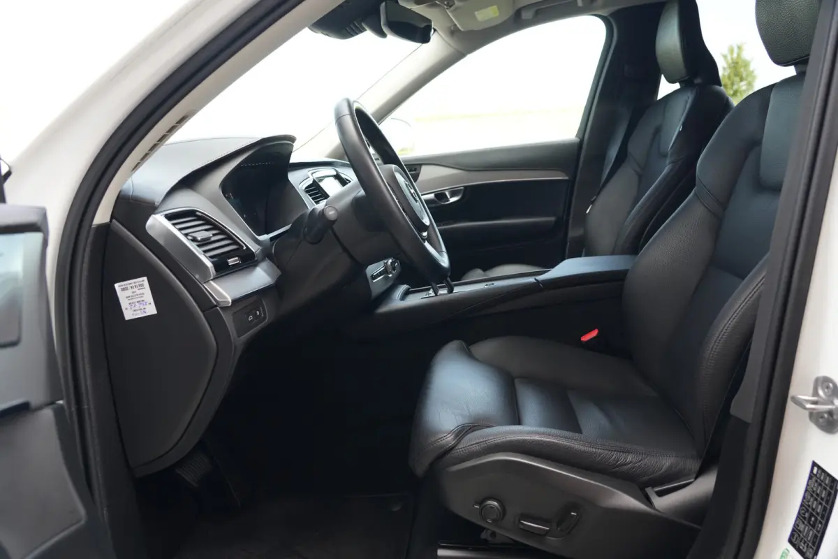 2.0 T8 Recharge AWD Plus Bright | 455 PK | Panoramadak | Leder | ACC | 360 Camera | HarmanKardon | Volvo XC90 2.0 T8 Recharge AWD Plus Bright 455 PK met 2.0-liter viercilinder plug-in hybrid