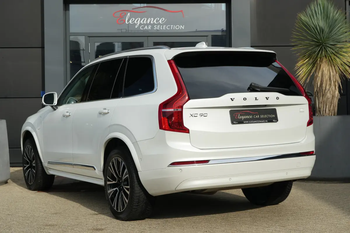 2.0 T8 Recharge AWD Plus Bright | 455 PK | Panoramadak | Leder | ACC | 360 Camera | HarmanKardon | Volvo XC90 2.0 T8 Recharge AWD Plus Bright 455 PK met 2.0-liter viercilinder plug-in hybrid