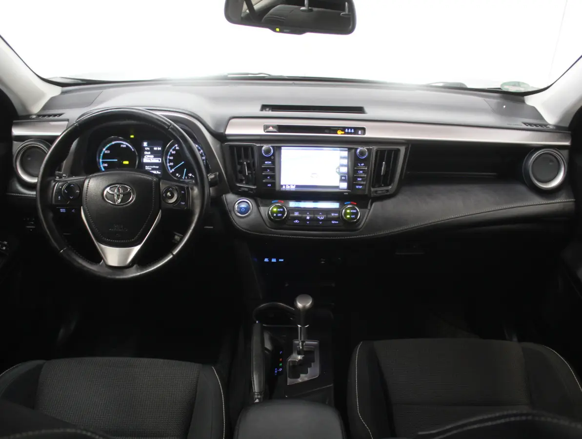 2.5 Hybrid Executive Business CLIMATE | CRUISE | CAMERA | LMV17 | ELECAKLEP | NAVI | LED