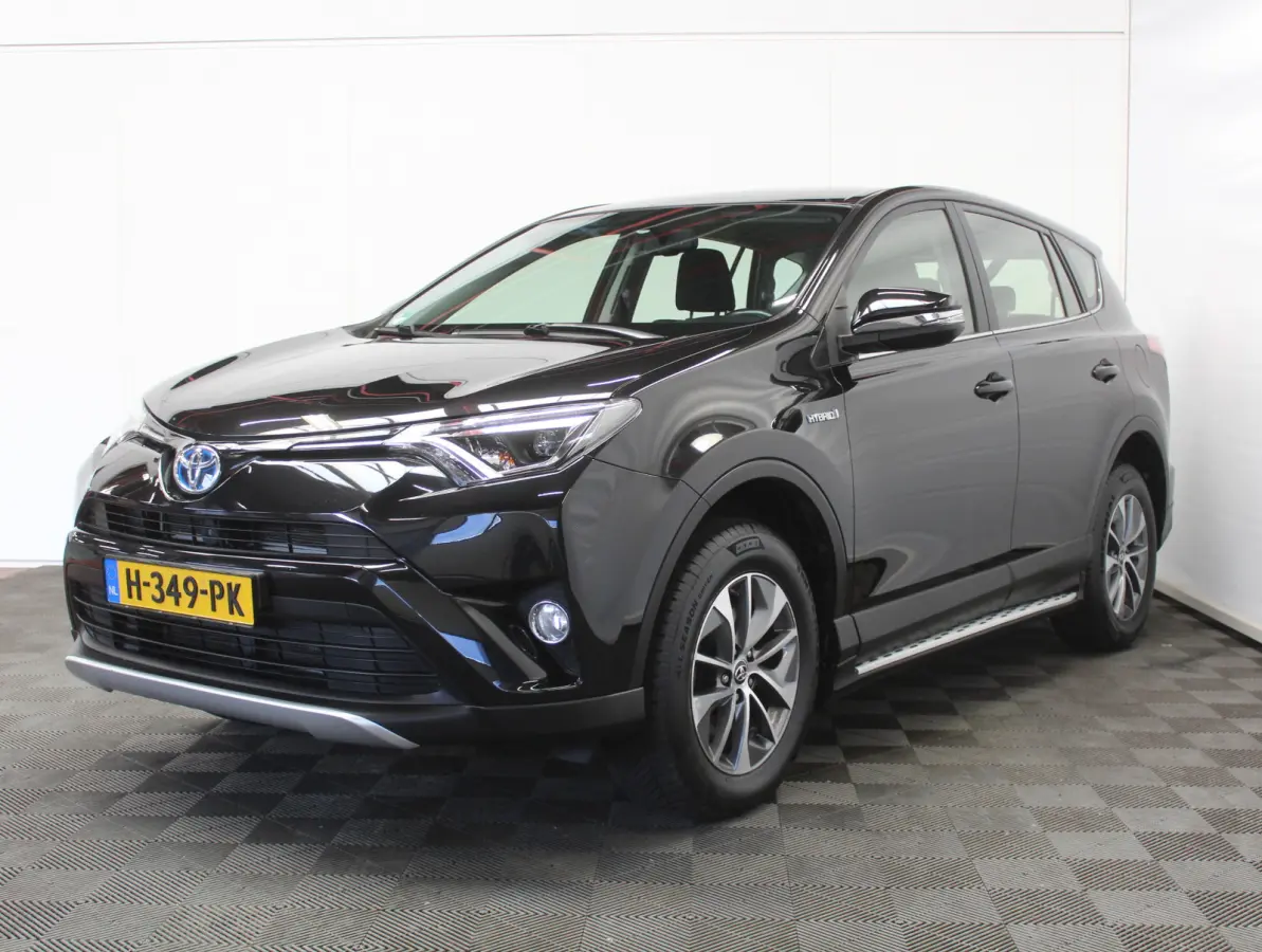 2.5 Hybrid Executive Business CLIMATE | CRUISE | CAMERA | LMV17 | ELECAKLEP | NAVI | LED