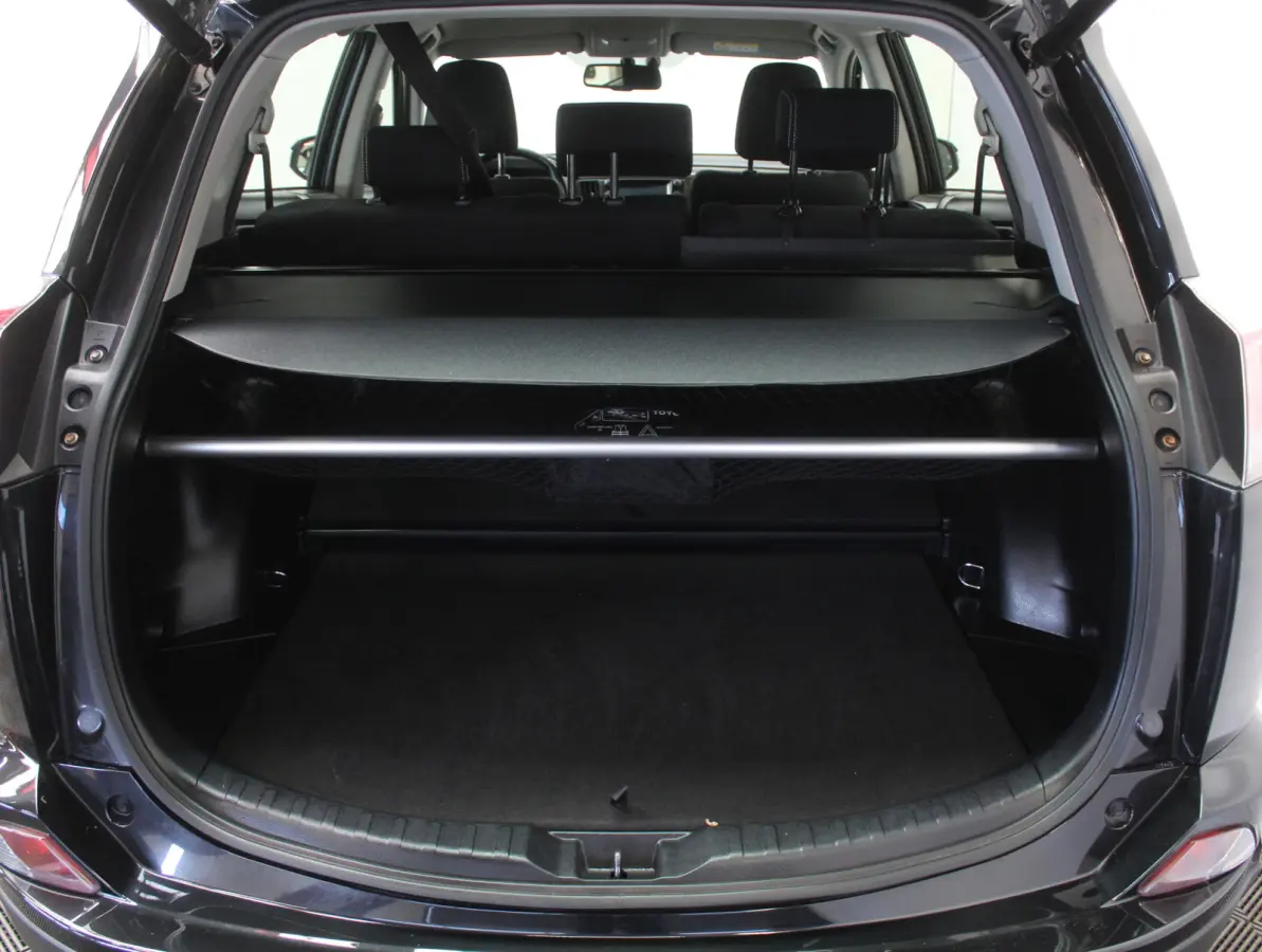 2.5 Hybrid Executive Business CLIMATE | CRUISE | CAMERA | LMV17 | ELECAKLEP | NAVI | LED