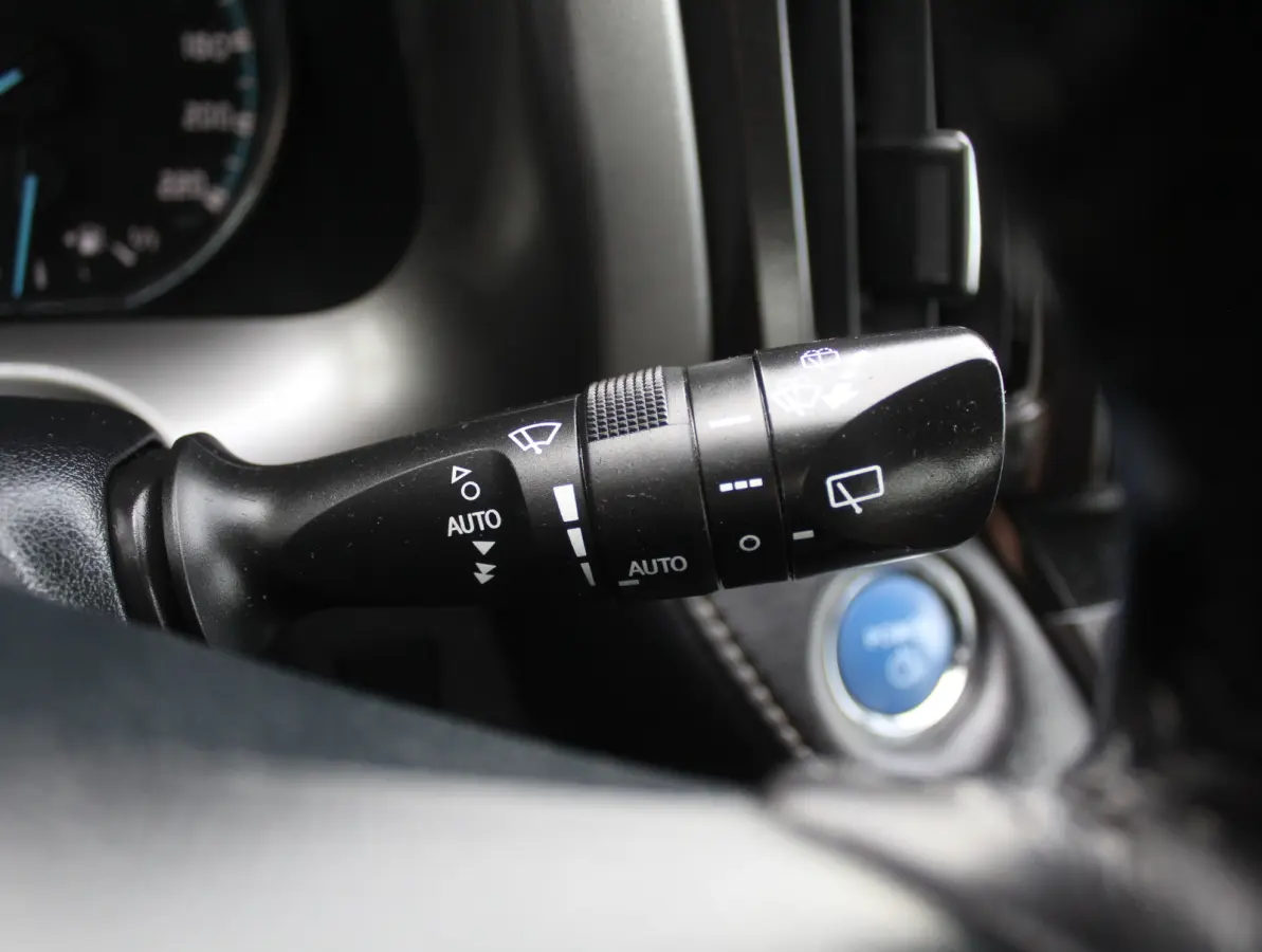 2.5 Hybrid Executive Business CLIMATE | CRUISE | CAMERA | LMV17 | ELECAKLEP | NAVI | LED