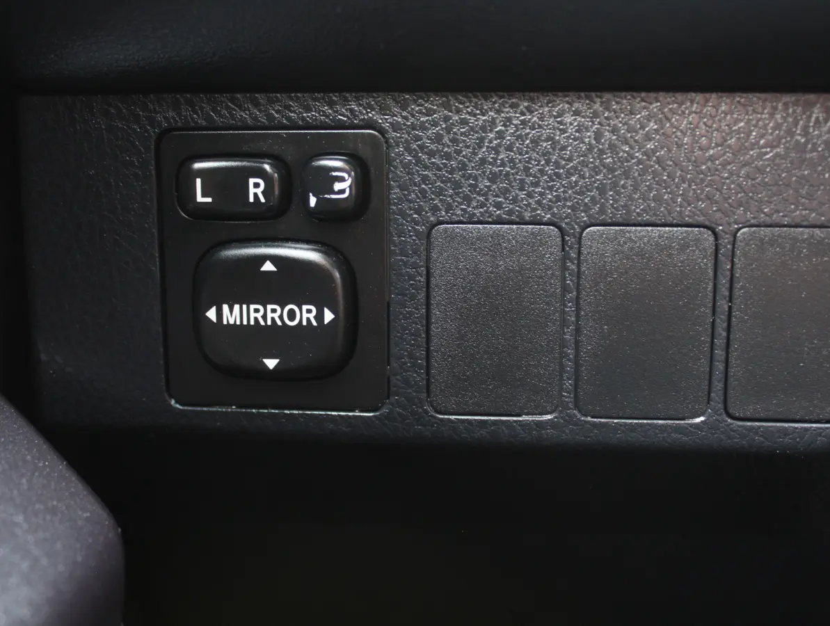 2.5 Hybrid Executive Business CLIMATE | CRUISE | CAMERA | LMV17 | ELECAKLEP | NAVI | LED