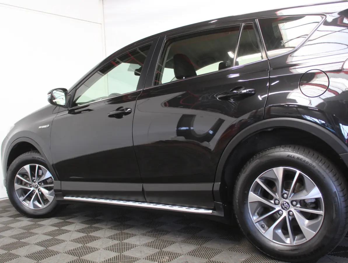 2.5 Hybrid Executive Business CLIMATE | CRUISE | CAMERA | LMV17 | ELECAKLEP | NAVI | LED